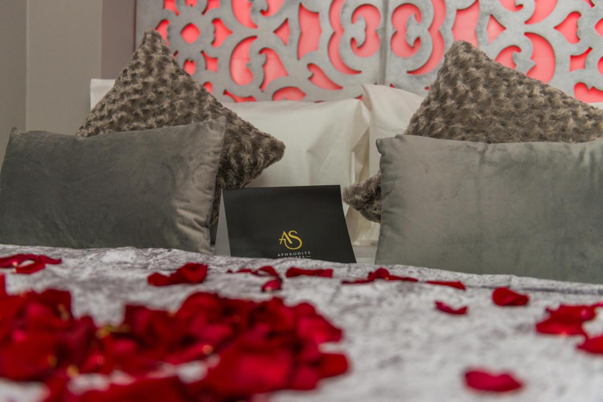 Aphrodite Suites הודרספילד חדר תמונה