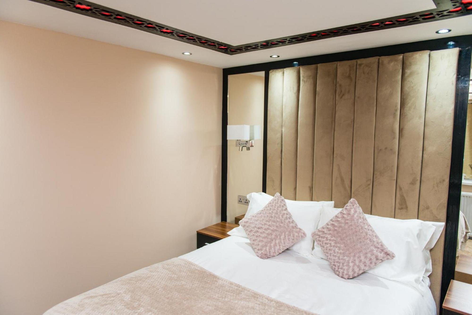 Aphrodite Suites הודרספילד חדר תמונה