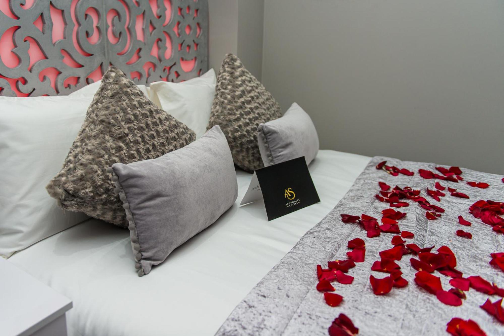 Aphrodite Suites הודרספילד חדר תמונה