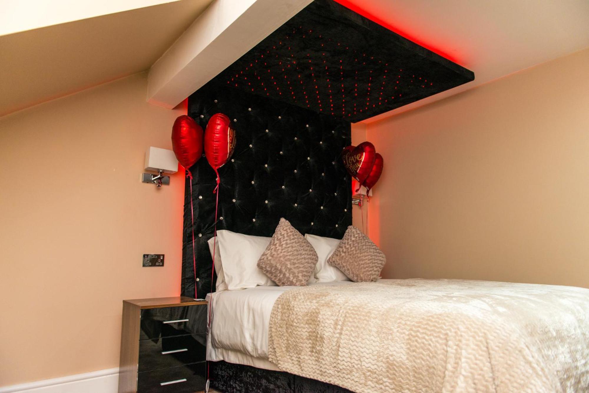 Aphrodite Suites הודרספילד חדר תמונה