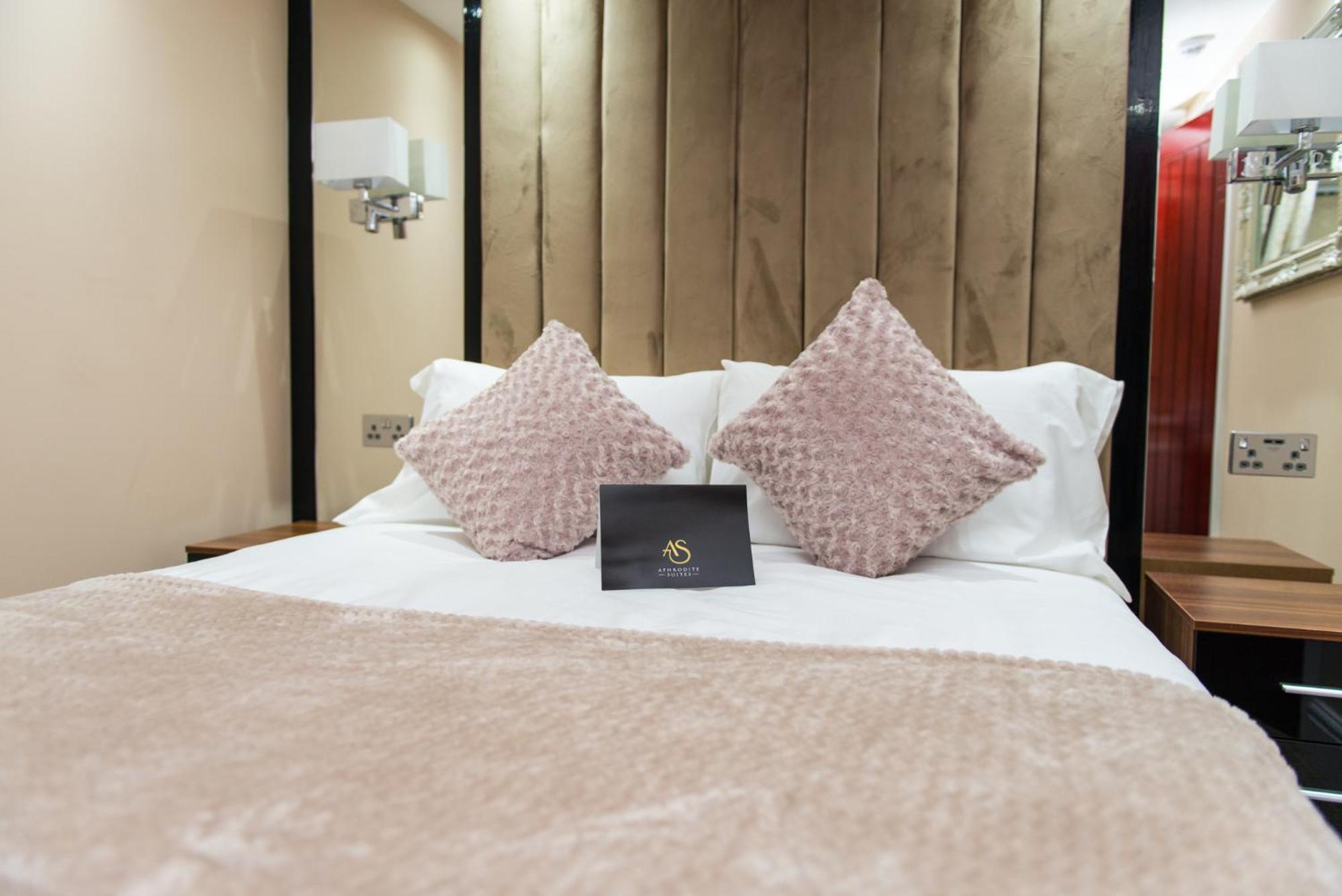 Aphrodite Suites הודרספילד חדר תמונה