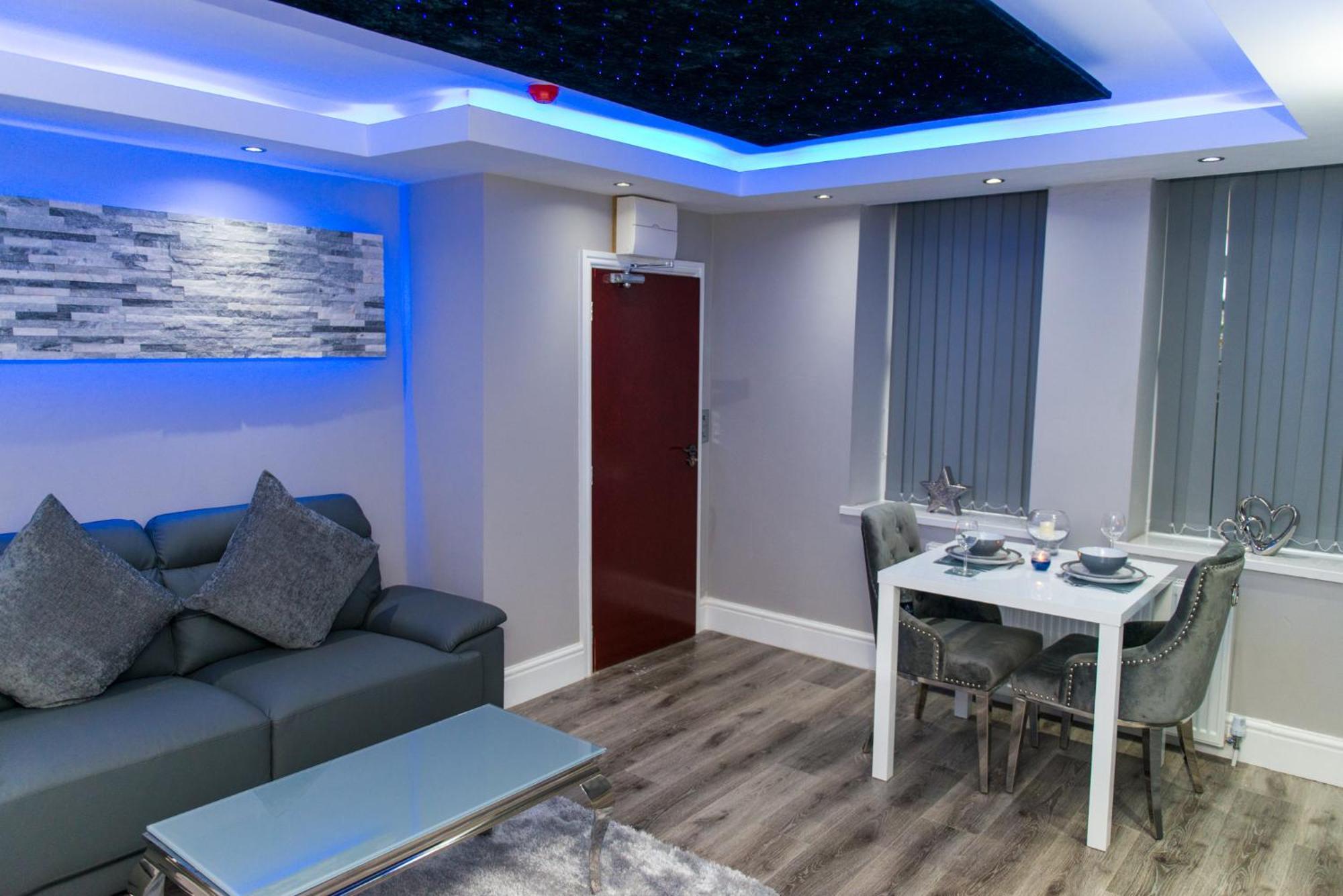 Aphrodite Suites הודרספילד מראה חיצוני תמונה
